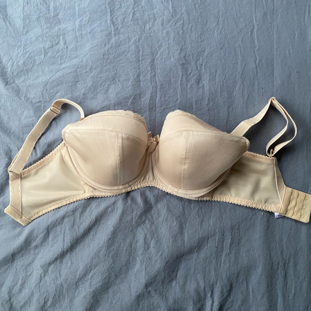 NWOT Comexim 60J / 28FF uk plunge bra, beige